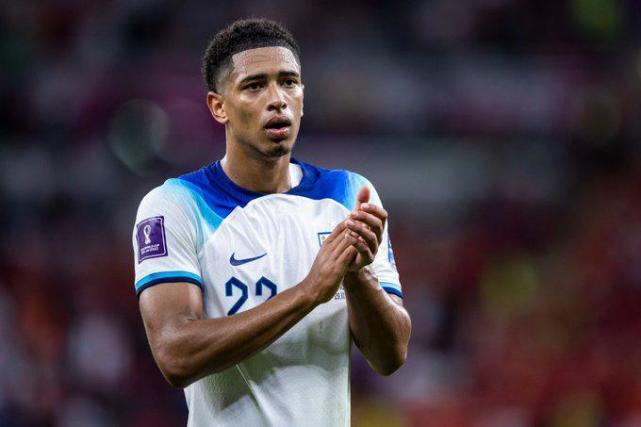 金字塔尖 金字塔尖